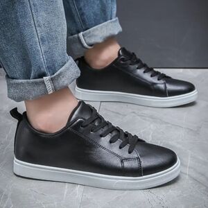 Men Black & white lace up canvas sneakers